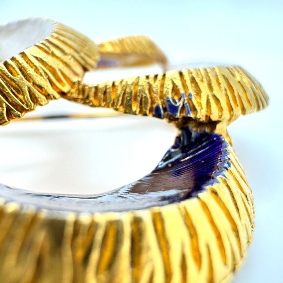 Gold-Tone Red White & Blue Brooch Pin Enamel Crescent Design Vintage - Picture 4 of 6